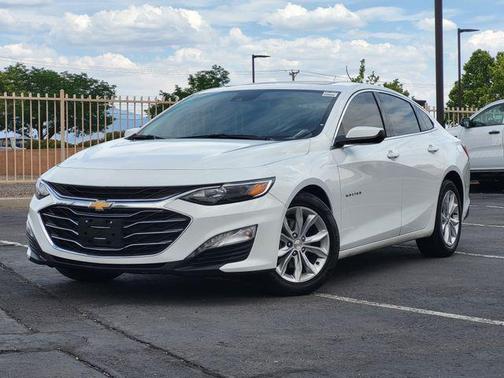 Summit White 2024 Chevrolet Malibu FWD 1LT