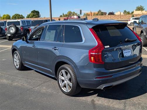 2020 Volvo XC90 T6 Momentum