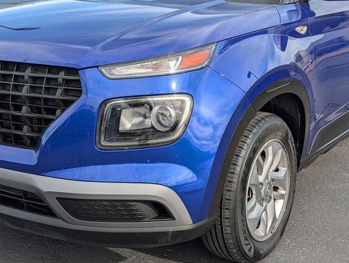 2024 Hyundai VENUE SE