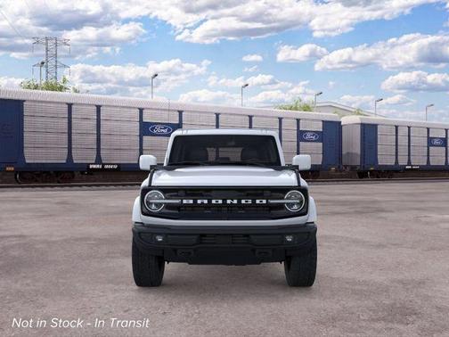 Oxford White 2026 Ford Bronco Outer Banks