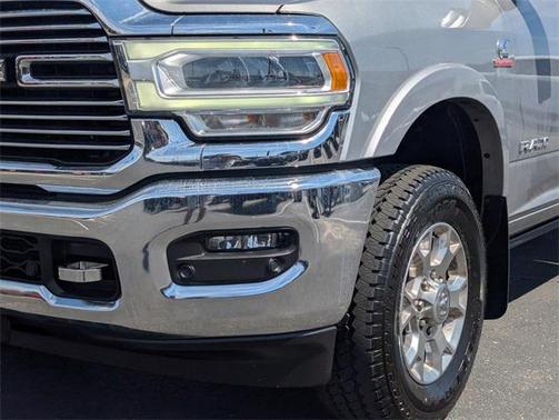 2020 RAM 2500 Laramie Crew Cab 4X4 6'4' Box