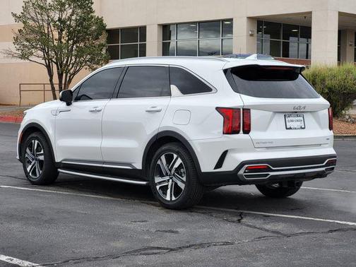 Snow White Pearl 2023 Kia Sorento Hybrid EX