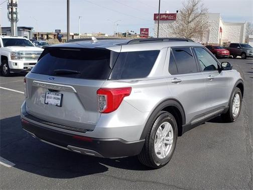 Photo 5 of 27 of 2020 Ford Explorer XLT