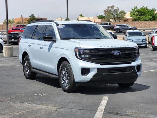 Space Silver Metallic 2025 Ford Expedition Active