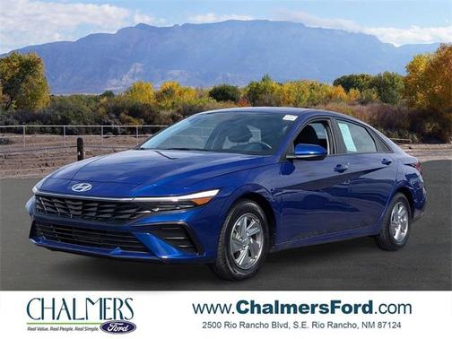 2024 Hyundai ELANTRA SE