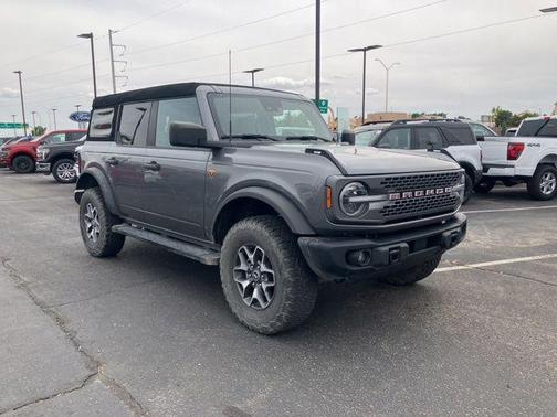 Carbonized Gray Metallic 2023 Ford Bronco Badlands