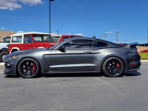 2020 Ford Shelby GT350R Base