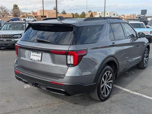 2025 Ford Explorer ST-Line