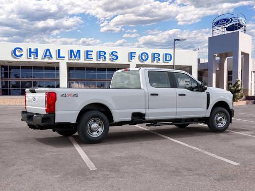Oxford White 2027 Ford F-250 XL