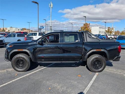 2023 GMC Canyon AT4