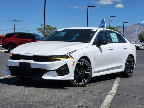 Glacial White Pearl 2024 Kia K5 GT-Line