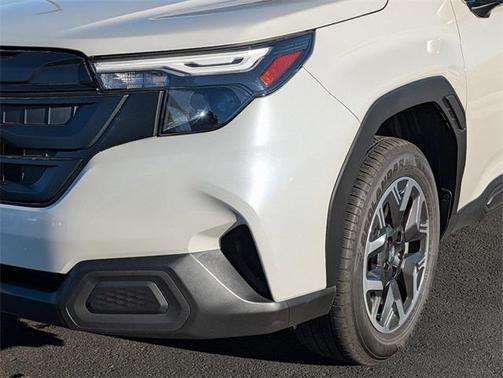 2025 Subaru Forester Base