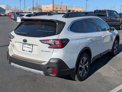 Crystal White Pearl 2022 Subaru Outback Limited