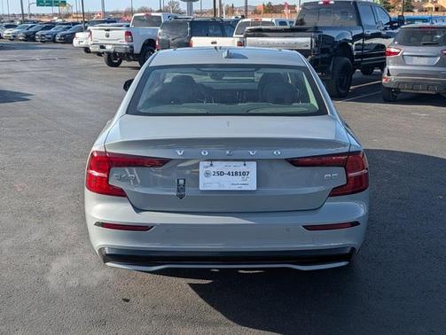 2025 Volvo S60 B5 Plus