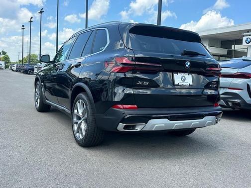 Black Sapphire Metallic 2026 BMW X5 xDrive40i