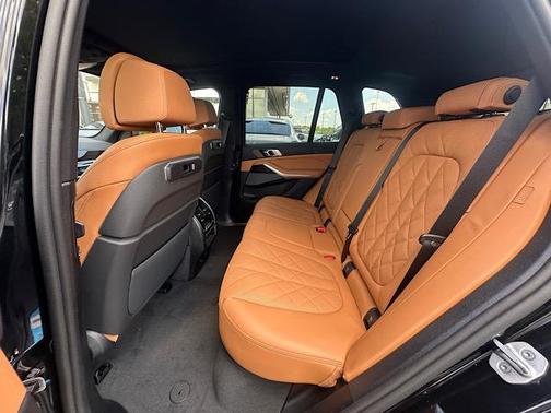 Black Sapphire Metallic 2026 BMW X5 xDrive40i