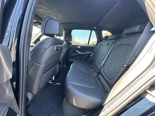 Carbon Black Metallic 2026 BMW X5 xDrive40i