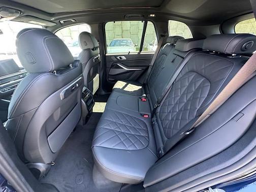 Tanzanite Blue II Metallic 2026 BMW X5 PHEV xDrive50e