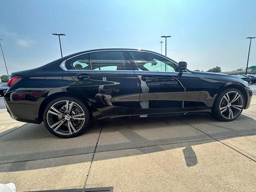 2022 BMW 330 i xDrive