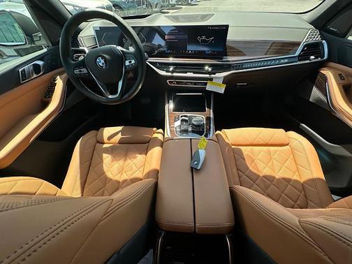 Mineral White Metallic 2026 BMW X5 xDrive40i