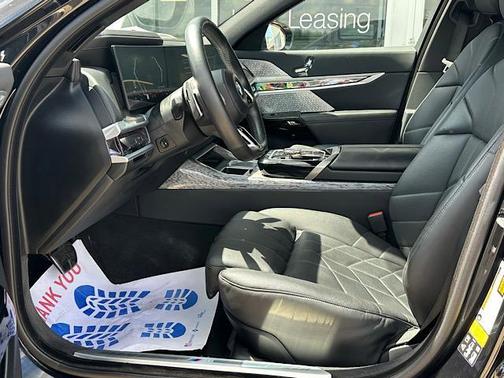 Black Sapphire Metallic 2023 BMW 760 760i xDrive