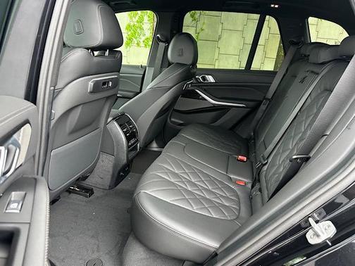 Black Sapphire Metallic 2026 BMW X5 PHEV xDrive50e