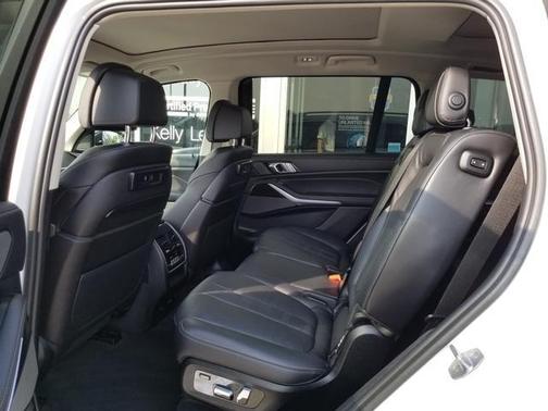 Photo 4 of 35 of 2020 BMW X7 xDrive40i