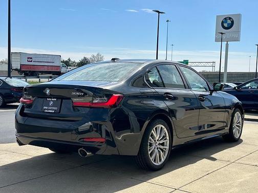 2023 BMW 330 i xDrive