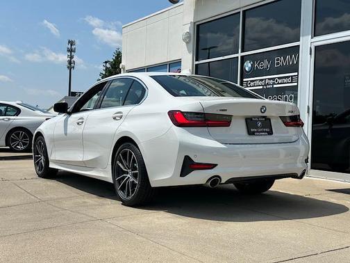 2022 BMW 330 i xDrive