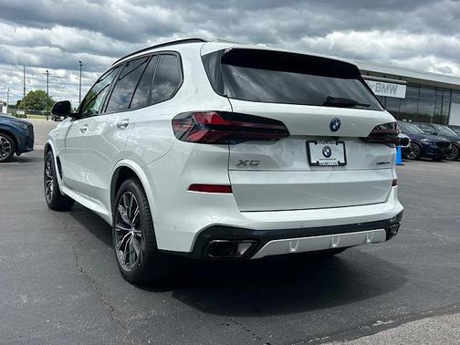 Alpine White 2026 BMW X5 PHEV xDrive50e