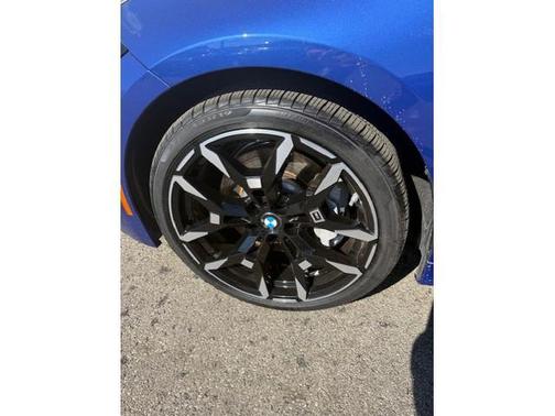 2025 BMW 330 i xDrive