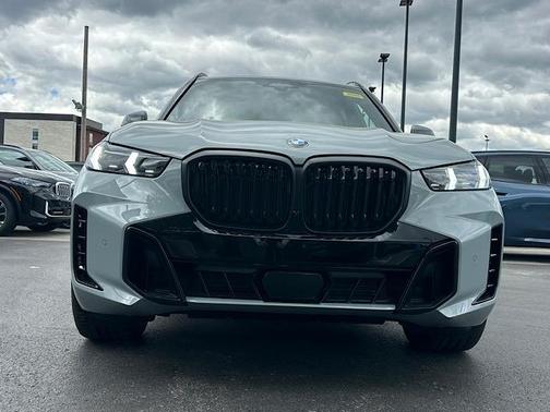 Gray Metallic 2026 BMW X5 xDrive40i