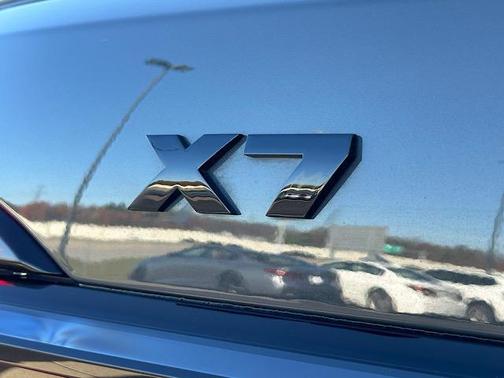 2023 BMW X7 M60i