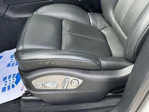 2022 Porsche Macan S