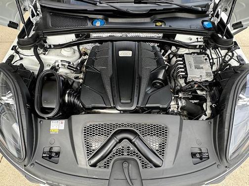 2022 Porsche Macan S