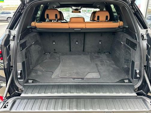 Black Sapphire Metallic 2025 BMW X5 xDrive40i