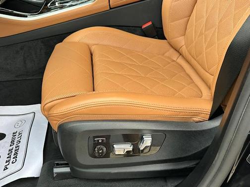 Black Sapphire Metallic 2025 BMW X5 xDrive40i