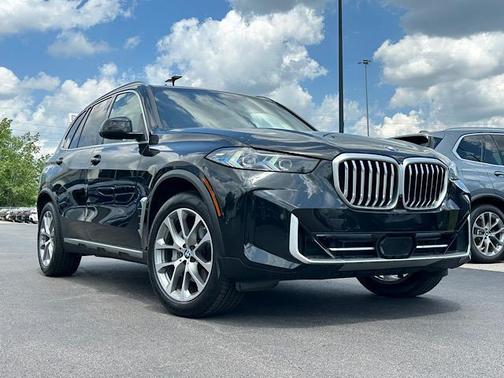 Black Sapphire Metallic 2025 BMW X5 xDrive40i