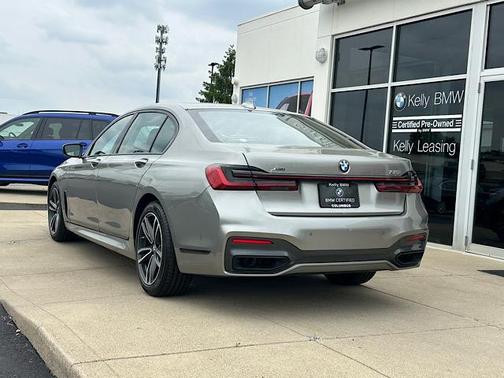 2022 BMW 750 i xDrive