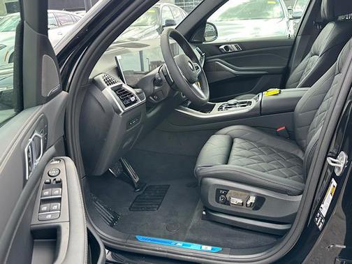 Black Sapphire Metallic 2026 BMW X5 xDrive40i