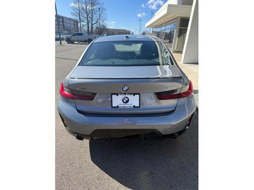 2025 BMW 330 i xDrive