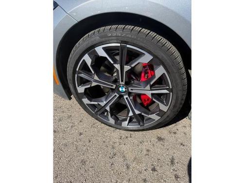 2025 BMW 330 i xDrive