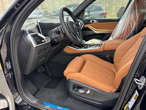 Black Sapphire Metallic 2026 BMW X5 PHEV xDrive50e