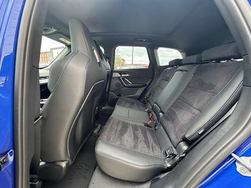 Portimao Blue Metallic 2026 BMW X1 M35i