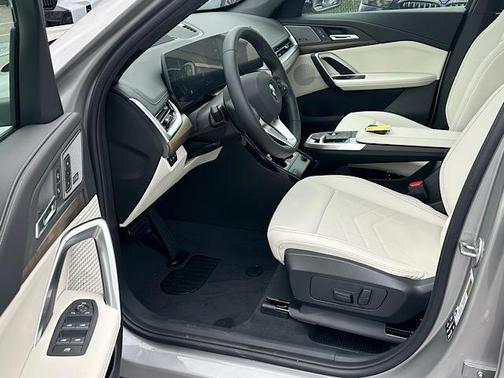 Space Silver 2026 BMW X1 xDrive28i