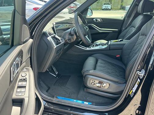 Black Sapphire Metallic 2026 BMW X5 PHEV xDrive50e