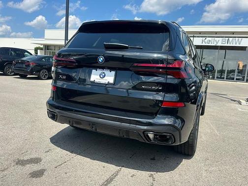 Black Sapphire Metallic 2026 BMW X5 PHEV xDrive50e