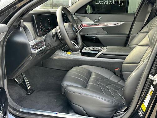 2023 BMW 760 760i xDrive