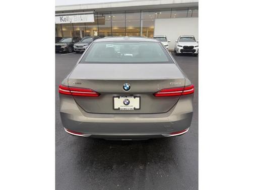 2025 BMW 530 i xDrive