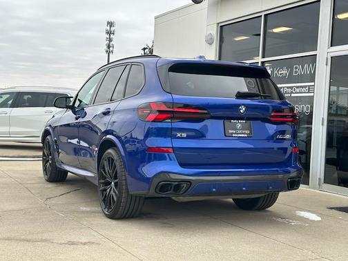2025 BMW X5 M60i